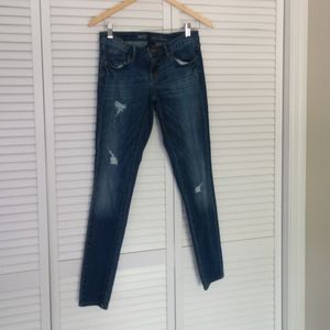Distressed skinny jeans
